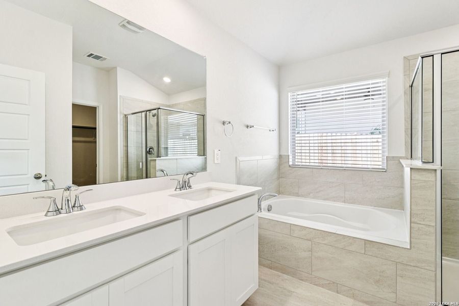 Furnished interior view inside a new home in Lark Canyon, New Braunfels (Image 14).