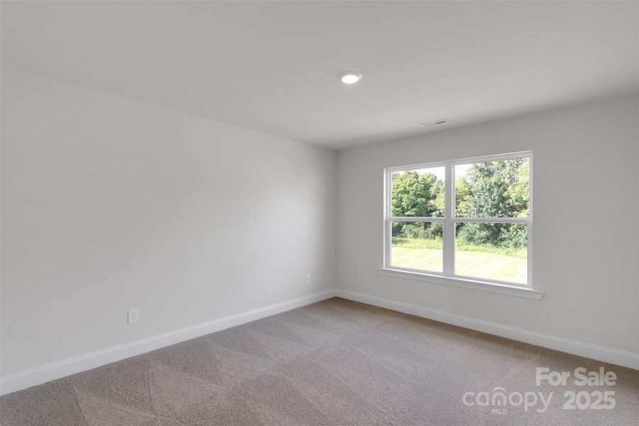 Spacious, unfurnished interior of a new home in , Lincolnton (Image 27).