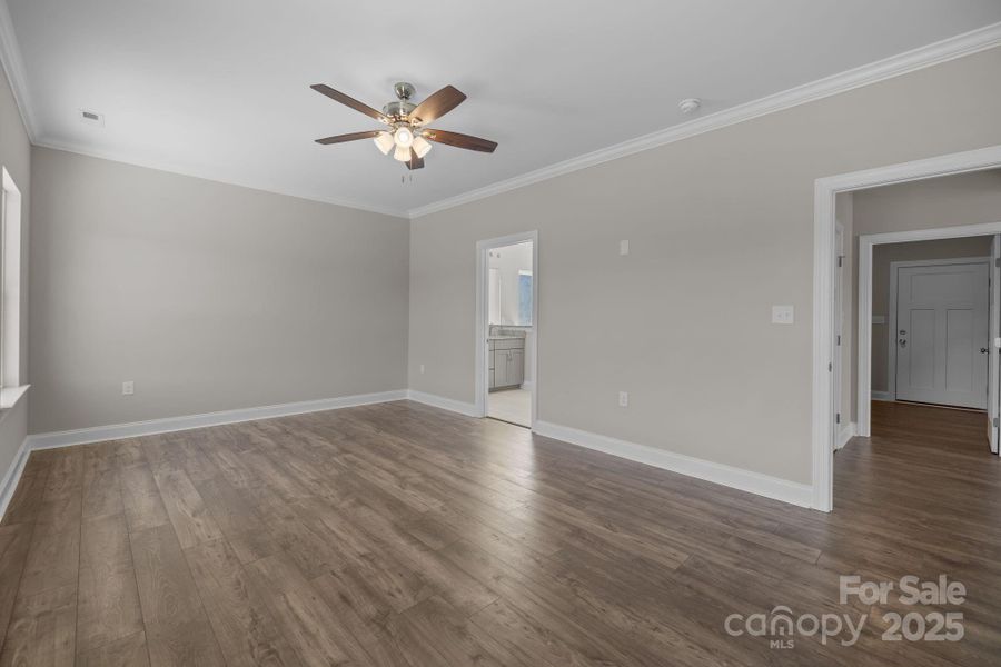 Spacious, unfurnished interior of a new home in , Monroe (Image 17).