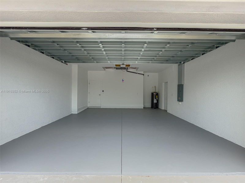 Spacious, unfurnished interior of a new home in , Lehigh Acres (Image 24). Spacious, unfurnished interior of a new home in , Lehigh Acres (Image 24).