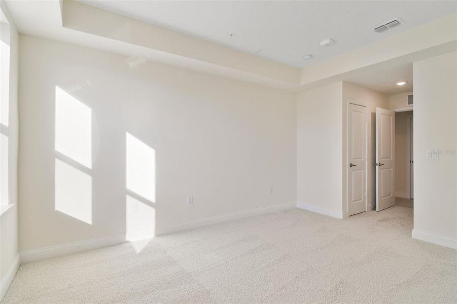 Spacious, unfurnished interior of a new home in Gatherings® of Lake Nona, Orlando (Image 11).