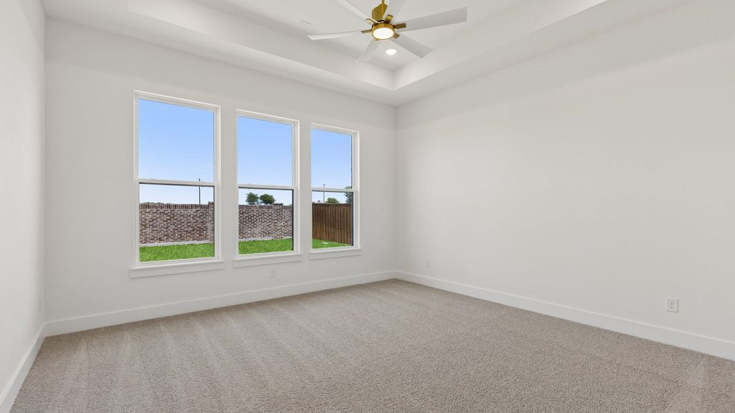 Representative unfurnished interior of a home built from the Custom II by Southgate Homes in Prosper Ridge, Prosper (Image 16).