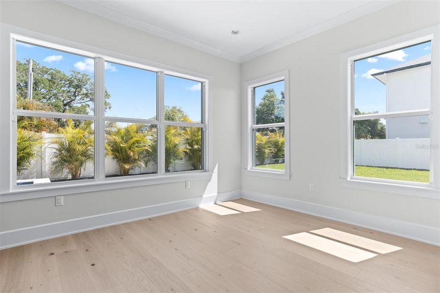Spacious, unfurnished interior of a new home in , Tampa (Image 52).