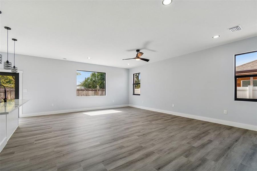 Spacious, unfurnished interior of a new home in , Pinellas Park (Image 32).
