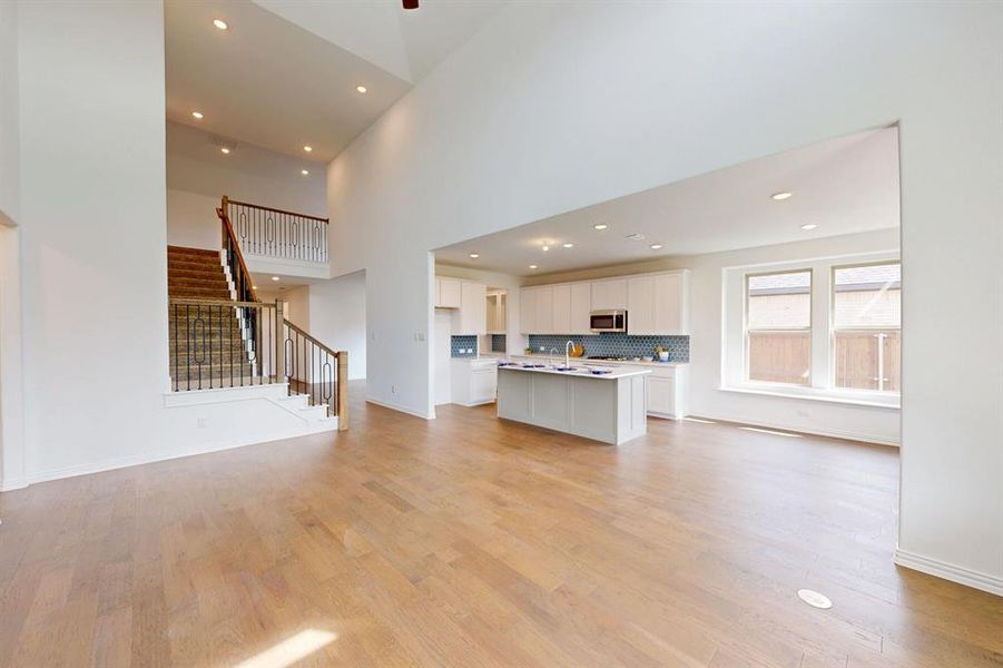 Spacious, unfurnished interior of a new home in Aster Park, McKinney (Image 36).