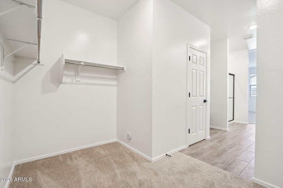 19-web-or-mls-W Bowker St-S2703-019