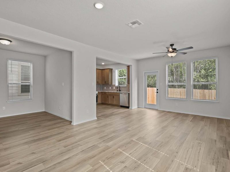 Representative unfurnished interior of a home built from the The Florence B by Davidson Homes LLC in Cedar Heights, San Antonio (Image 14).