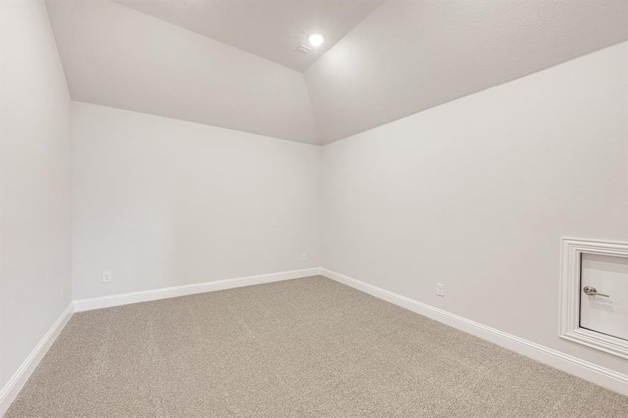 Spacious, unfurnished interior of a new home in Terracina, Rockwall (Image 29). Spacious, unfurnished interior of a new home in Terracina, Rockwall (Image 29).
