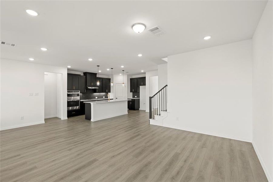 12. 745 Waterhouse - Family (2) 12. 745 Waterhouse - Family (2)