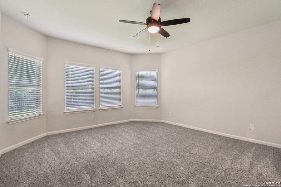 Spacious, unfurnished interior of a new home in Remington Ranch, San Antonio (Image 20). Spacious, unfurnished interior of a new home in Remington Ranch, San Antonio (Image 20).