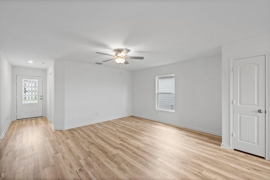 Spacious, unfurnished interior of a new home in Sunset Oaks, Maxwell (Image 8). Spacious, unfurnished interior of a new home in Sunset Oaks, Maxwell (Image 8).