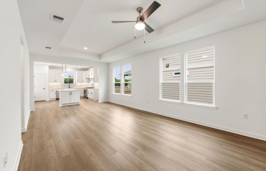 Spacious, unfurnished interior of a new home in Sun City Texas, Georgetown (Image 34).