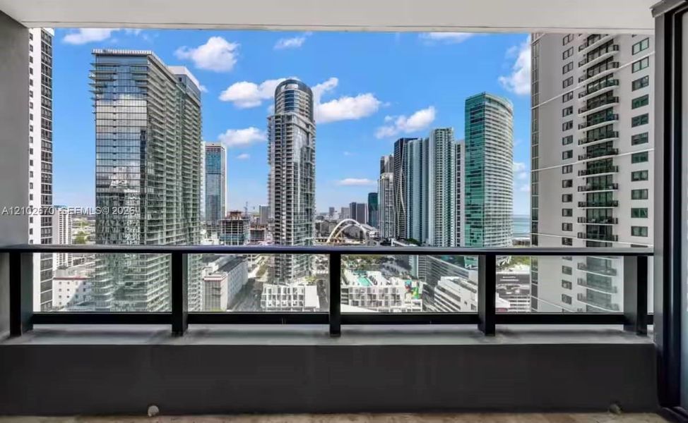 Condo located in Miami, FL showcasing its design and architecture (Image 22).