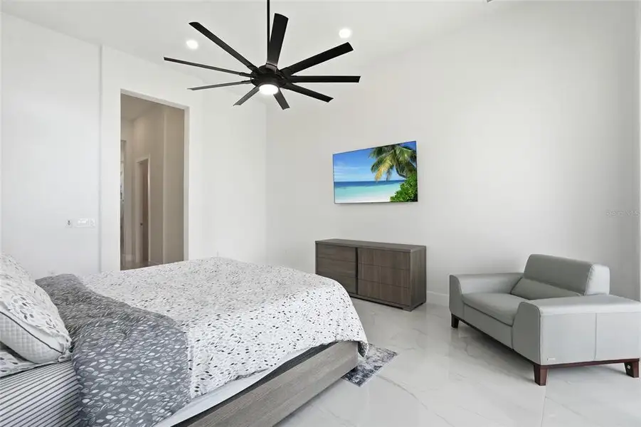 Furnished interior view inside a new home in , Cape Coral (Image 12).