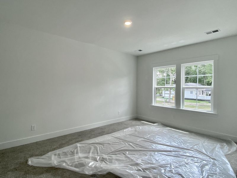Spacious, unfurnished interior of a new home in , North Charleston (Image 21).