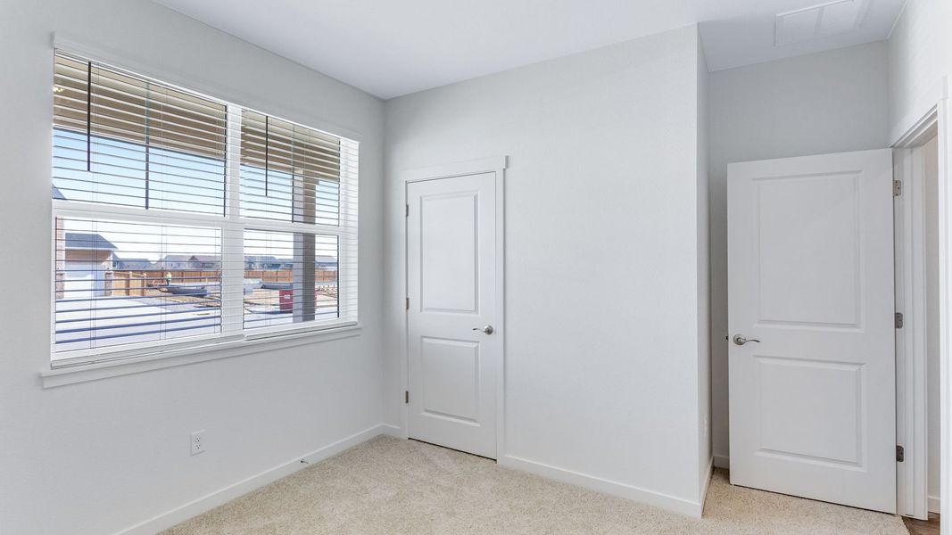 Spacious, unfurnished interior of a new home in Lakeside Canyon, Mead (Image 25). Spacious, unfurnished interior of a new home in Lakeside Canyon, Mead (Image 25).