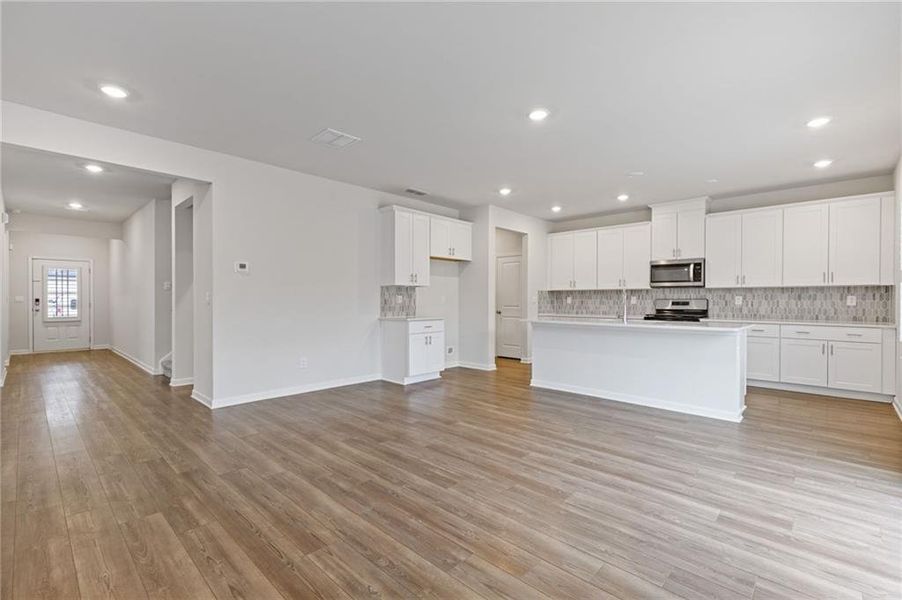 Spacious, unfurnished interior of a new home in , Braselton (Image 34).