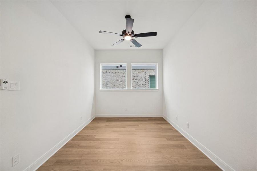 Spacious, unfurnished interior of a new home in Pecan Square - Gardens, Northlake (Image 22).