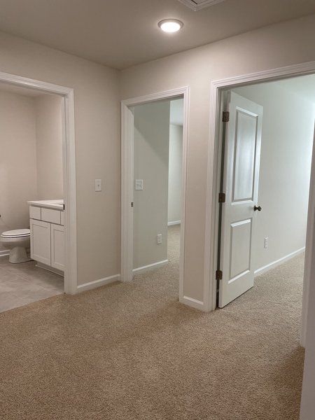 Spacious, unfurnished interior of a new home in Aberdeen, Fountain Inn (Image 18).