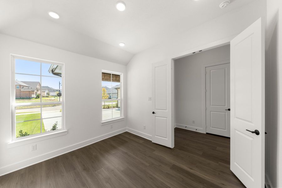 Spacious, unfurnished interior of a new home in Union Park, Little Elm (Image 26).