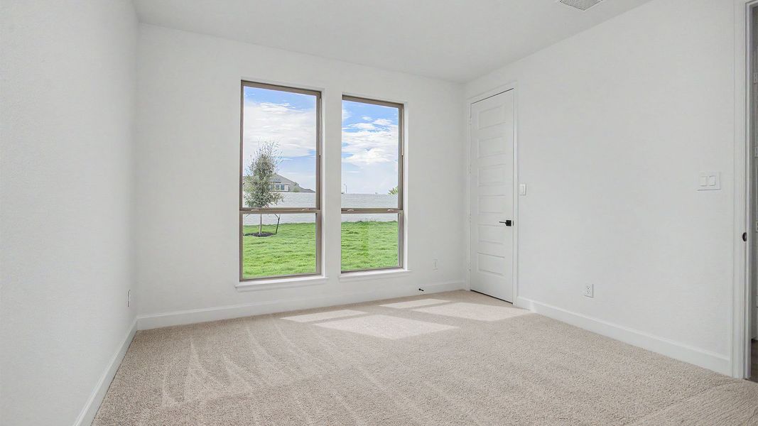 Spacious, unfurnished interior of a new home in Valencia, Manvel (Image 25).