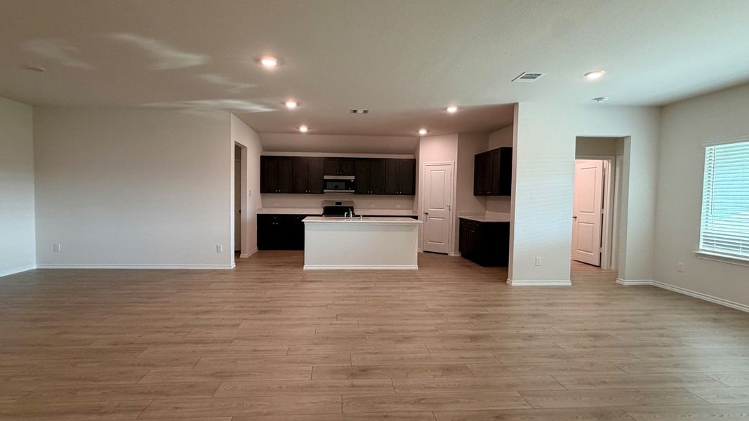 Spacious, unfurnished interior of a new home in Northspur, Terrell (Image 13).