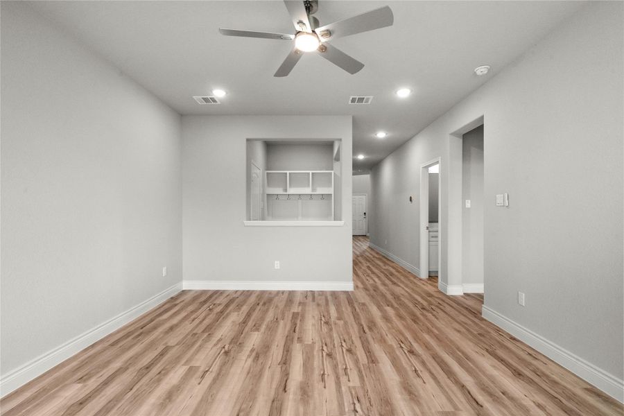 Spacious, unfurnished interior of a new home in , Texas City (Image 28). Spacious, unfurnished interior of a new home in , Texas City (Image 28).