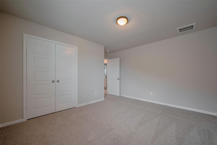 Spacious, unfurnished interior of a new home in La Segarra, Brookshire (Image 23).