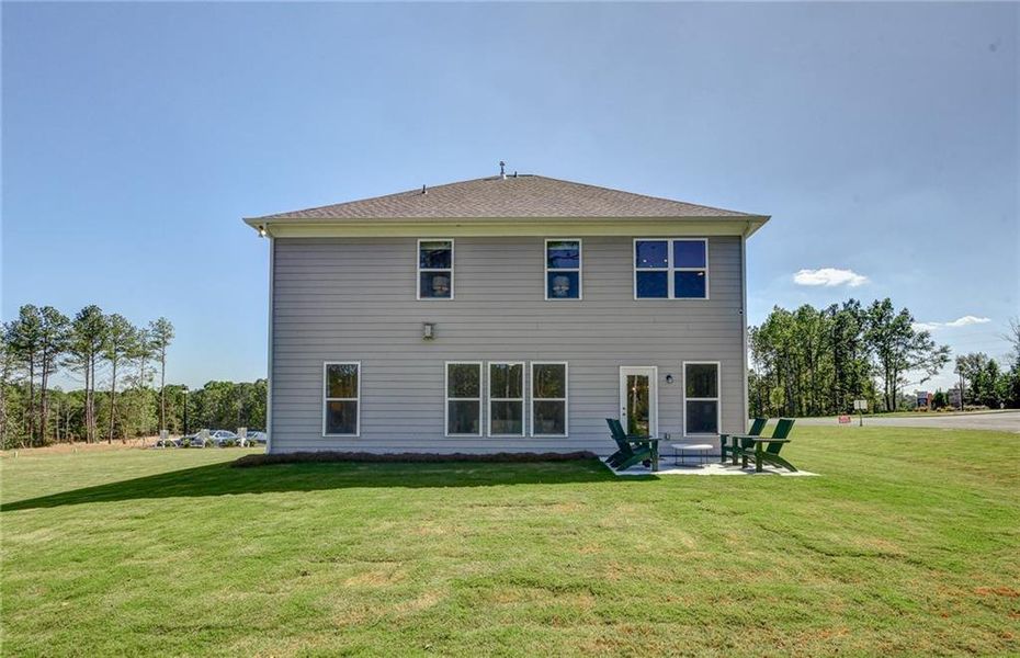 Exterior details and patio area of a home in Rose Creek, Cumming (Image 4).