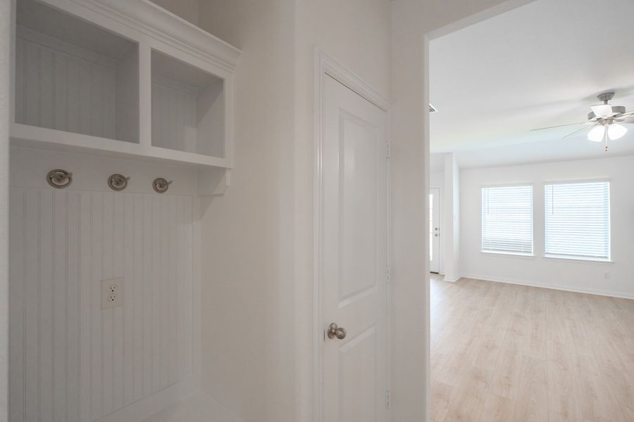 Spacious, unfurnished interior of a new home in Lake Pointe, Little Elm (Image 26).