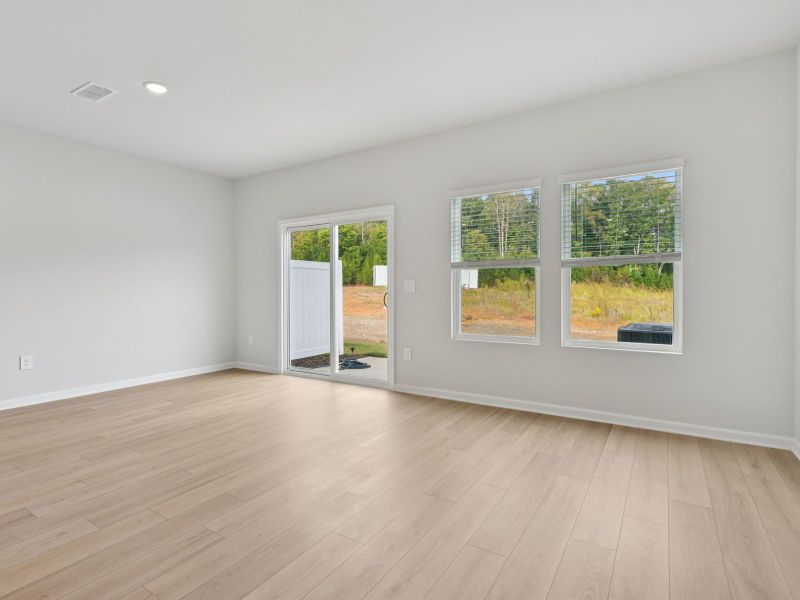 Spacious, unfurnished interior of a new home in Oakwood Townes, Mebane (Image 10).