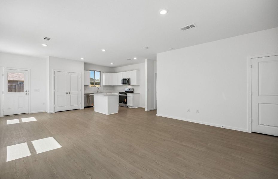 Spacious, unfurnished interior of a new home in Mavera, Conroe (Image 17). Spacious, unfurnished interior of a new home in Mavera, Conroe (Image 17).