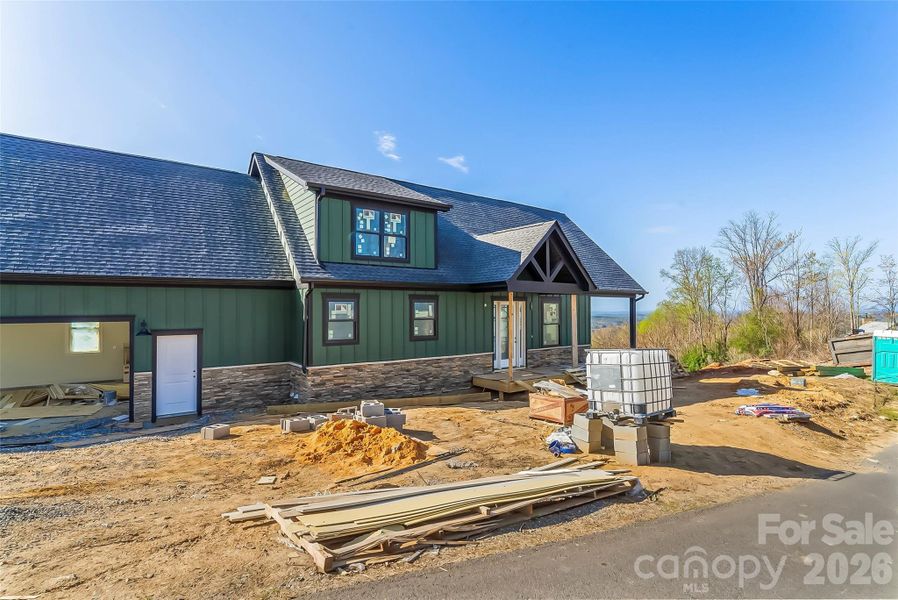 Front elevation situated at the top of the mountain with 360 degree views Front elevation situated at the top of the mountain with 360 degree views