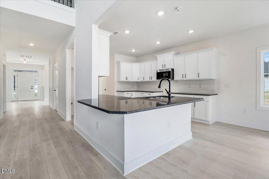 19-102 Oxford Court-19