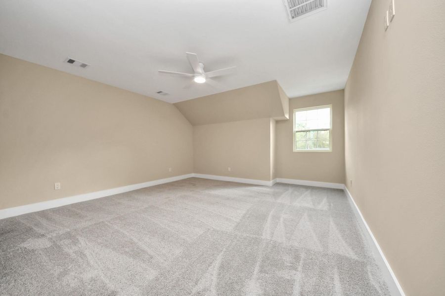 Spacious, unfurnished interior of a new home in , Spring (Image 24).