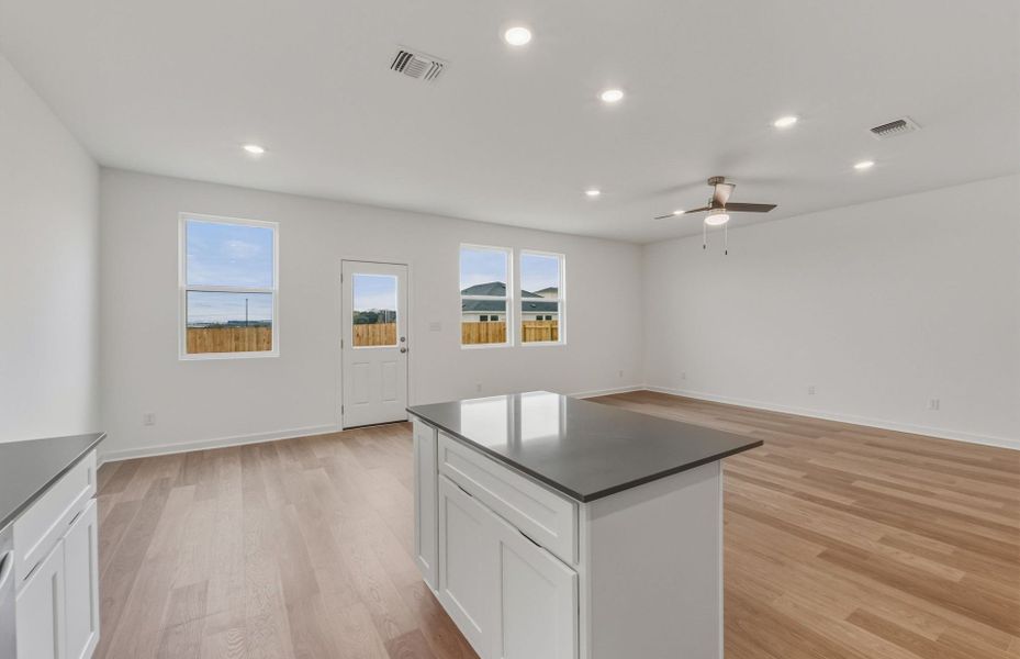 Spacious, unfurnished interior of a new home in Alto, San Marcos (Image 18).