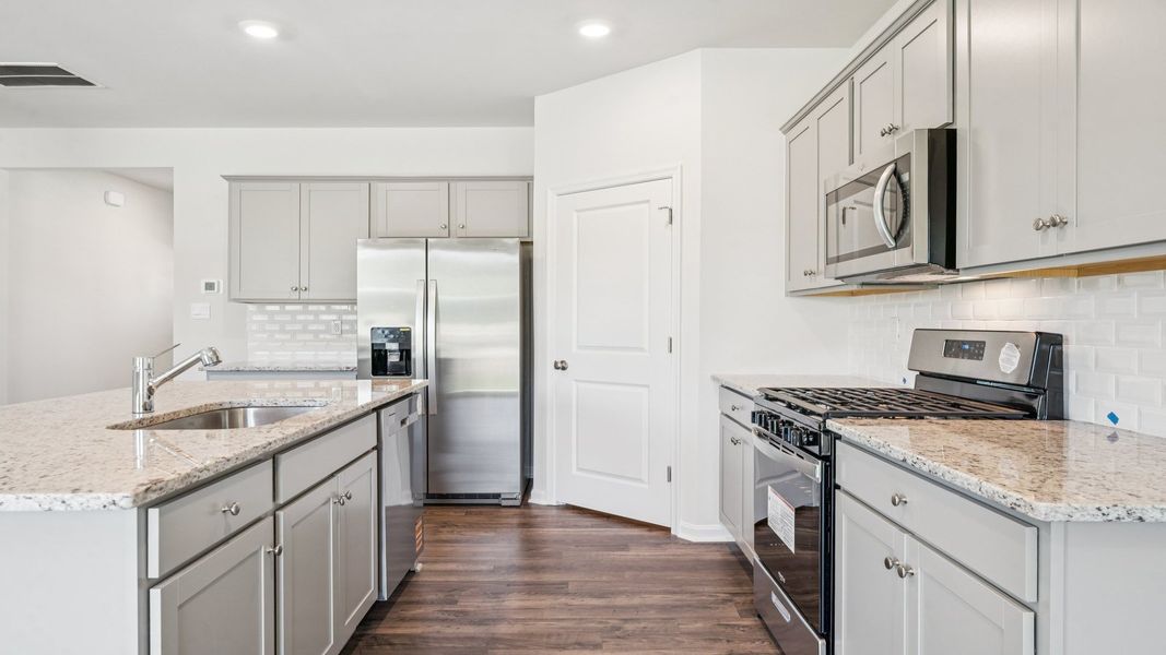 Furnished interior view inside a new home in Tooley Harbor, Elizabeth City (Image 8).