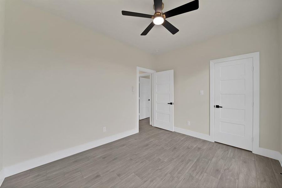 Spacious, unfurnished interior of a new home in , Granbury (Image 27).