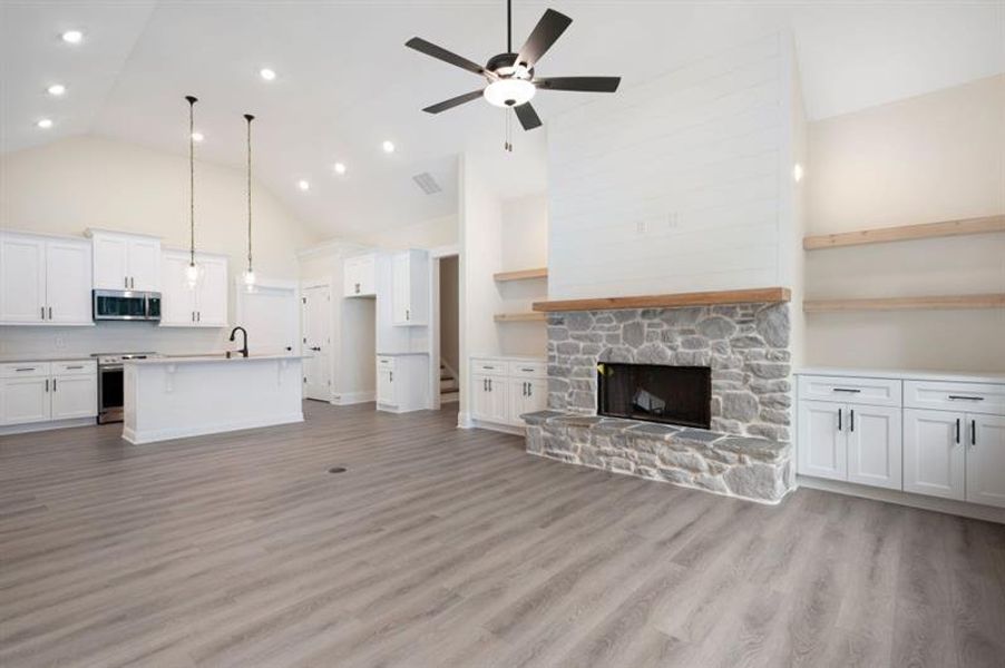 Furnished interior view inside a new home in , Dallas (Image 8).