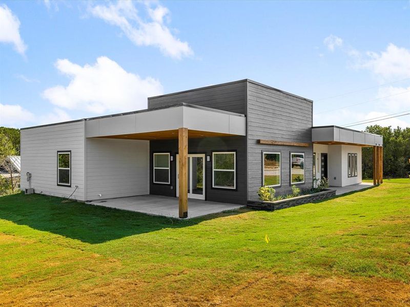 Front exterior of a new home in , Granbury, TX, highlighting curb appeal (Image 16). Front exterior of a new home in , Granbury, TX, highlighting curb appeal (Image 16).