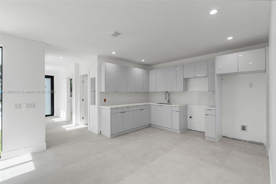 Spacious, unfurnished interior of a new home in , Miami (Image 18). Spacious, unfurnished interior of a new home in , Miami (Image 18).