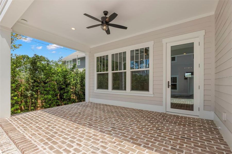 Exterior details and patio area of a home in , St. Petersburg (Image 3).