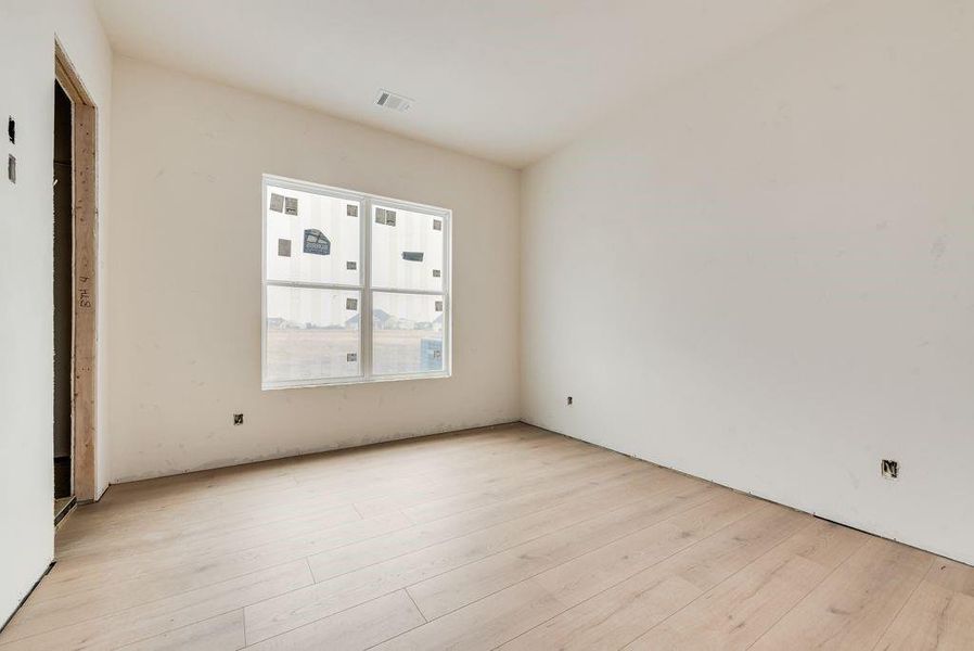 3rd Bedroom has an ensuite bathroom that can be used as a pool bath in future.