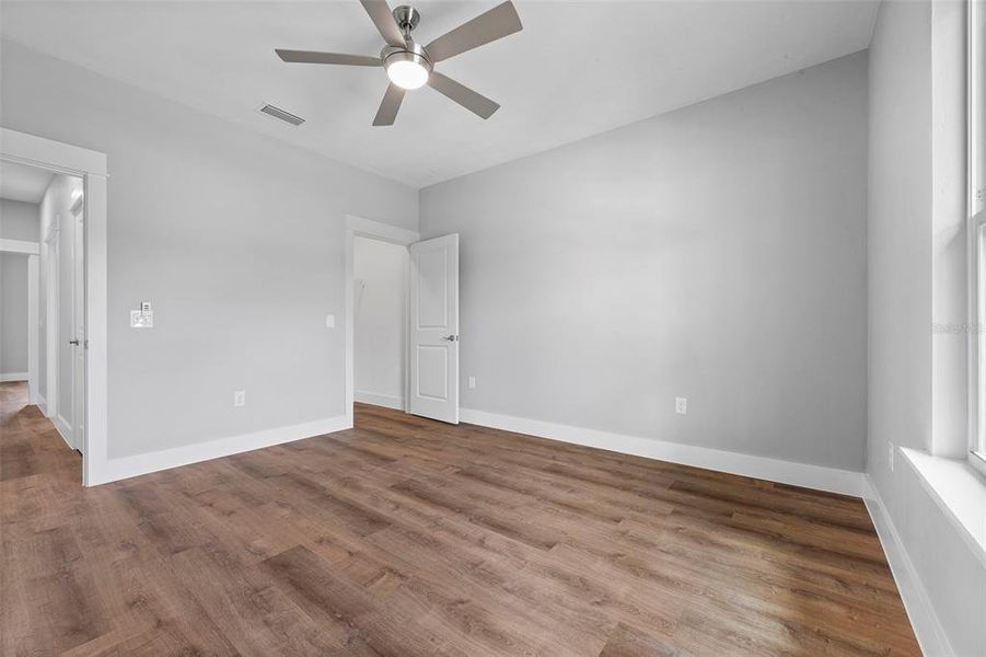 Spacious, unfurnished interior of a new home in , Lake City (Image 26).