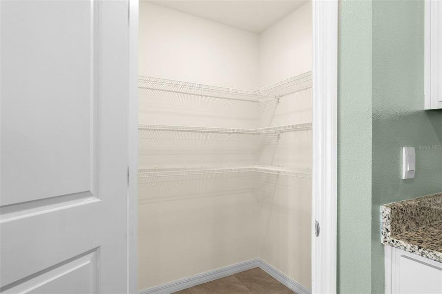 Spacious, unfurnished interior of a new home in Pine Creek, Spring Hill (Image 15).