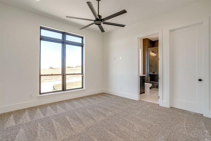 Spacious, unfurnished interior of a new home in , Weatherford (Image 22).