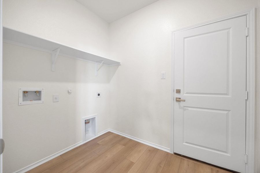 Spacious, unfurnished interior of a new home in Salerno - Classic Collection, Round Rock (Image 25). Spacious, unfurnished interior of a new home in Salerno - Classic Collection, Round Rock (Image 25).