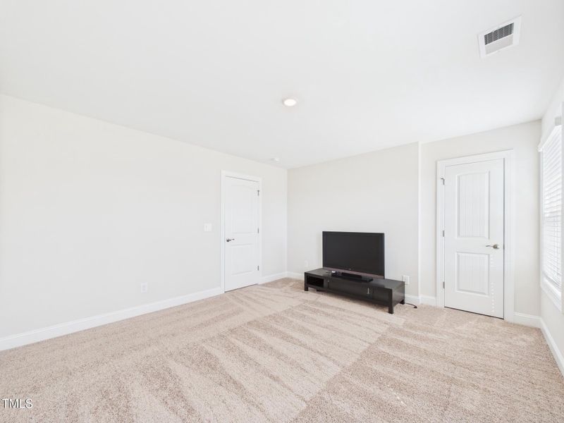 CAM01608G0-PR0104-STILL065