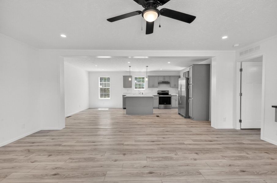 Spacious, unfurnished interior of a new home in , Cross (Image 19).