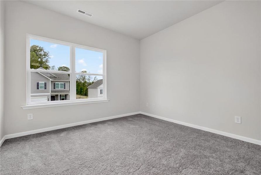 Spacious, unfurnished interior of a new home in Laurel Creek, Calhoun (Image 24).